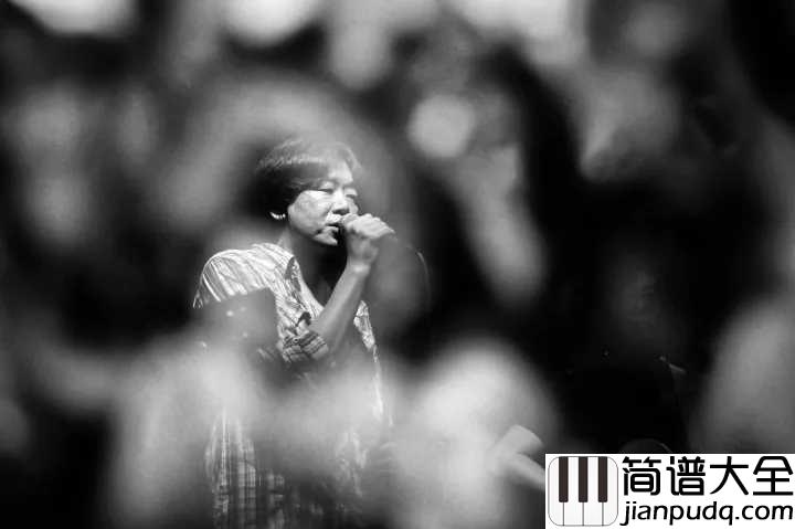 想把我唱给你听尤克里里谱_老狼_她点亮了你的生命，照亮了你的夜空