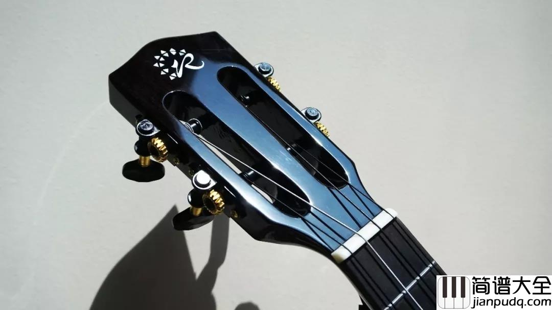 瑞声Realsun夜行者NV101尤克里里测评