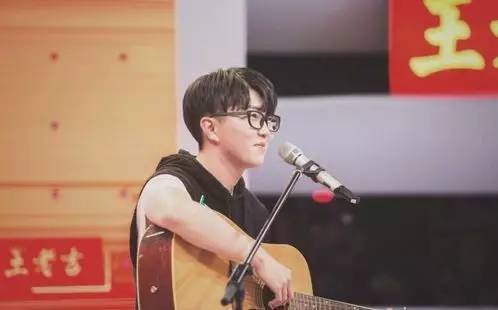 消愁尤克里里谱_毛不易_弹唱教学