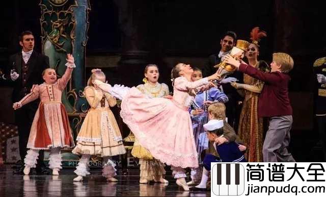 胡桃夹子:进行曲钢琴谱_厉害了百年来各国圣诞芭蕾首选都是它