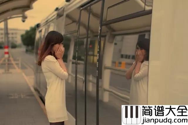 离别的车站钢琴谱_赵薇_千言万语还来不及说_我的眼泪早已泛滥