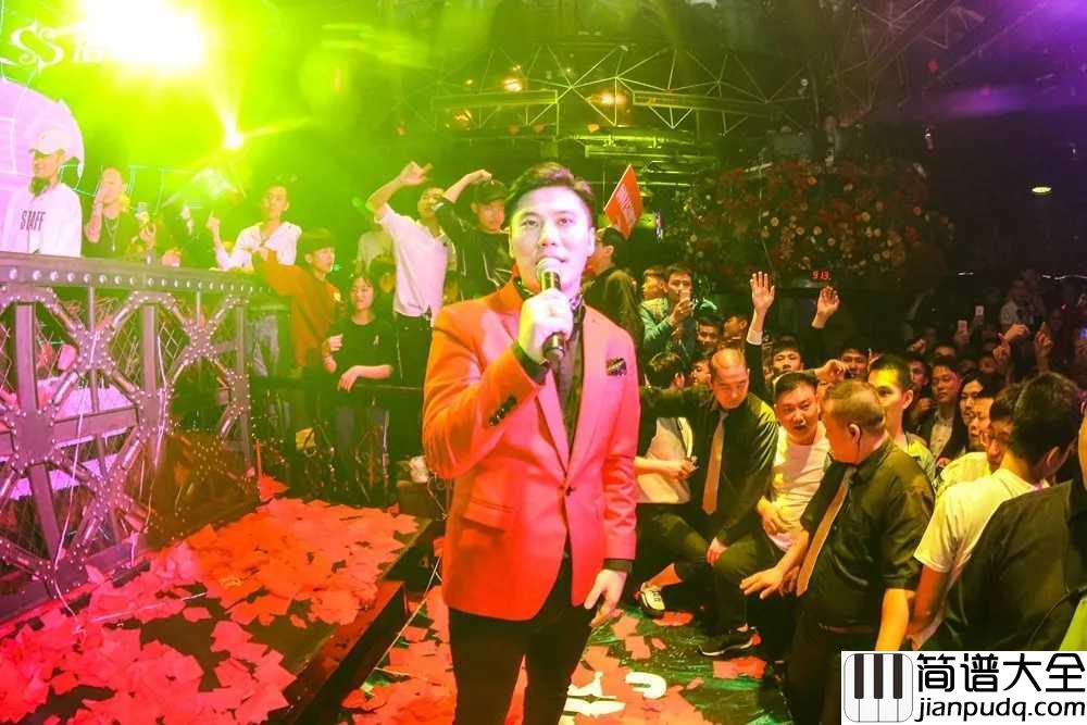 回忆总想哭钢琴谱_南宫嘉骏_常常习惯性的想你的需要