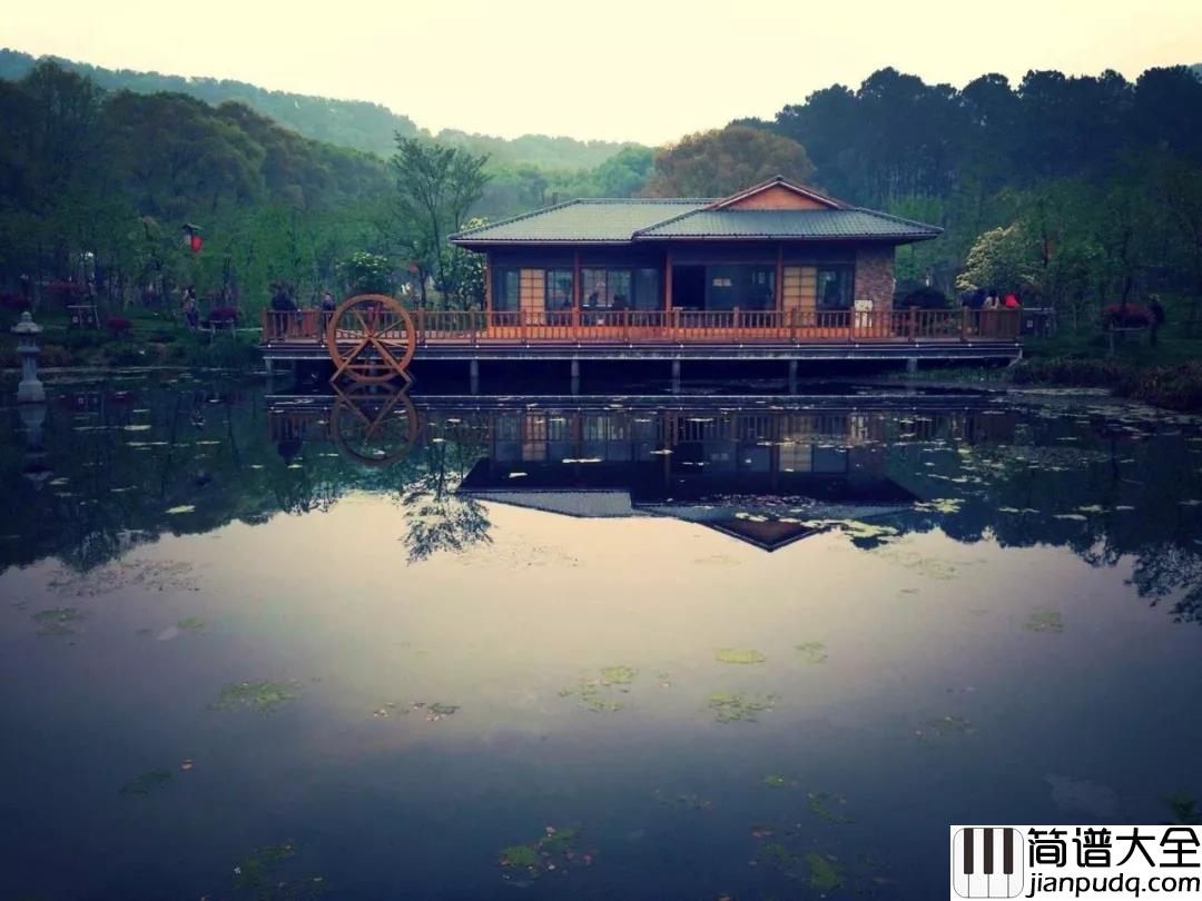 清明雨上钢琴谱_十年许嵩，他活成了自己想要的模样