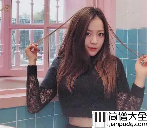 侧脸吉他谱_于果_演绎着在成长的道路上与过去挥手道别，未来不断蜕变的坚定情感