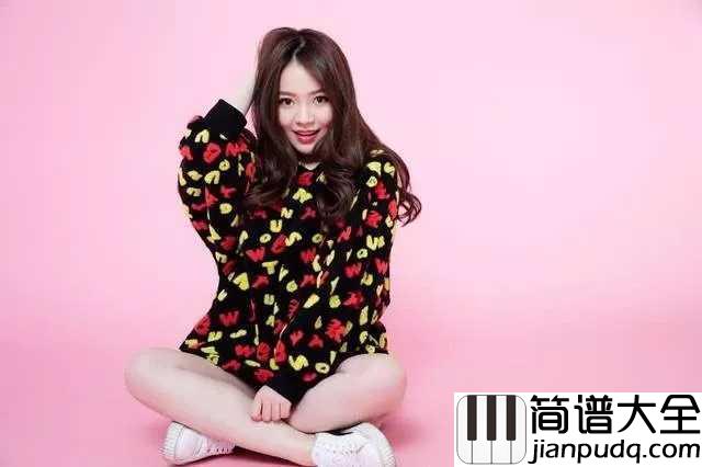 侧脸吉他谱_于果_演绎着在成长的道路上与过去挥手道别，未来不断蜕变的坚定情感