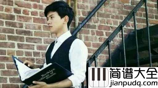 看月亮爬上来吉他谱_张杰_当那弯弯的月亮爬上来时，爱情也会悄悄的到来