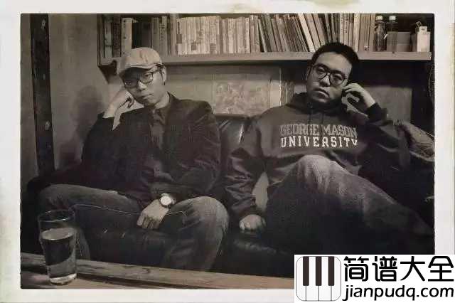 给郁结的诗吉他谱_小安_时间原来就是这么危险,轻易的改变我们的誓言