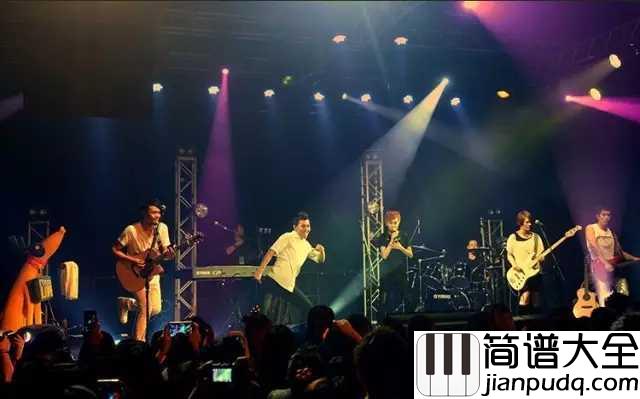 小宇宙吉他谱_苏打绿_愿无岁月可被辜负，无遗憾需要回头