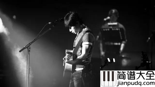 小雨中吉他谱_赵雷_小雨中_不知道哪把花伞下是你__邮递员_来过却没有留下你的信