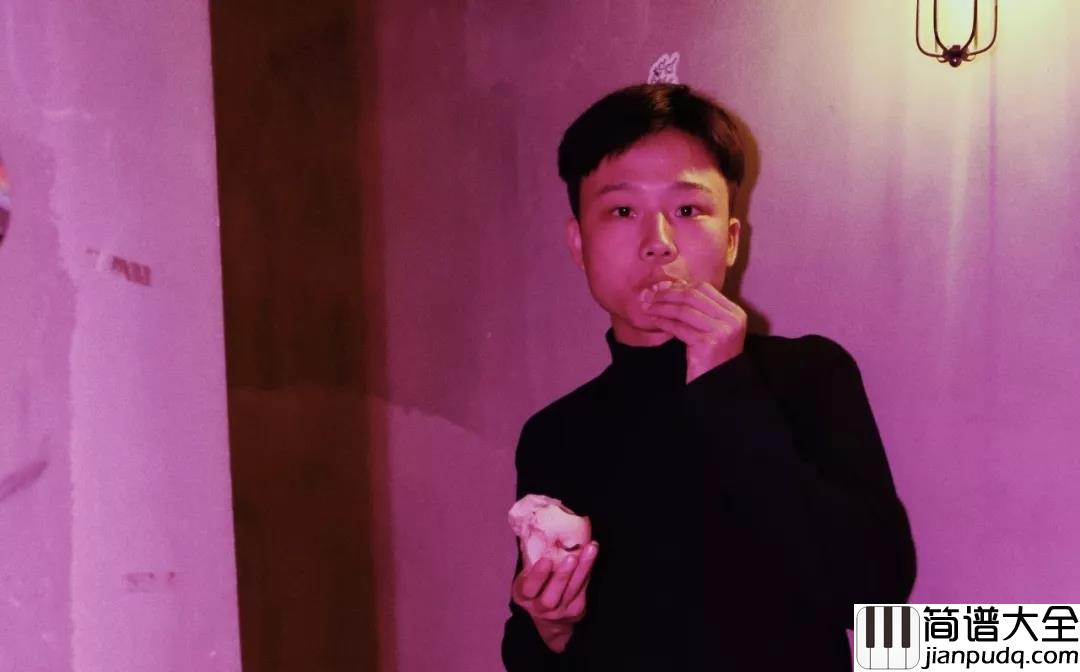 雨巷吉他谱_崔开潮_闲庭浮水萍__雨落巷里__再无你踪影