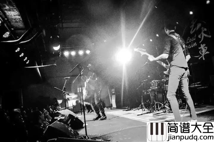 晚安吉他谱_丢火车乐队_晚安_望路途遥远__都有人陪伴身边