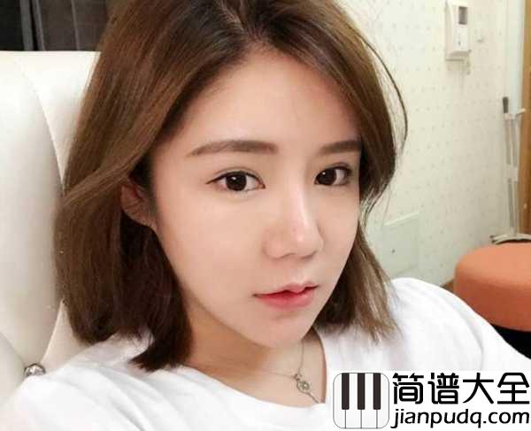 屁股大吉他谱_苏仨_我是个笨小孩，我要举高高