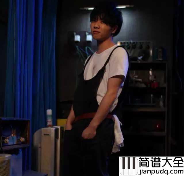 卡西莫多的礼物简谱_华晨宇收一份礼物，听花开的声音，你还会不会唱快乐的歌