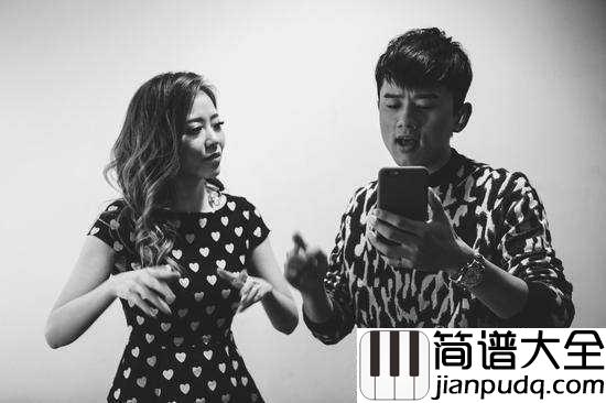 燕归巢钢琴谱_张杰/张靓颖_云水边静沐暖阳你在心上