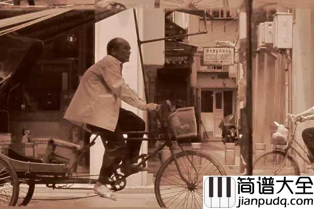 小城故事简谱_一个荡漾在邓丽君歌声中的小城。