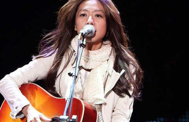 蜉蝣吉他谱_陈绮贞_F调和弦TXT吉他谱_免费蜉蝣吉他谱