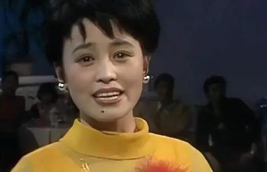 角落之歌简谱(歌词)朱明瑛_卓依婷演唱_岭南印象曲谱_吉他谱_钢琴谱_简谱