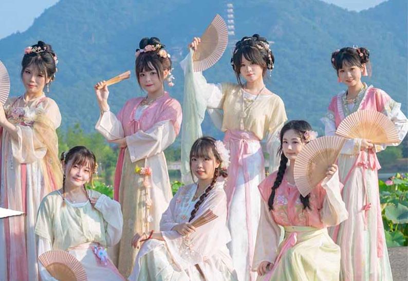 咏春吉他谱_七朵组合_C调简单版弹唱谱_图片六线谱