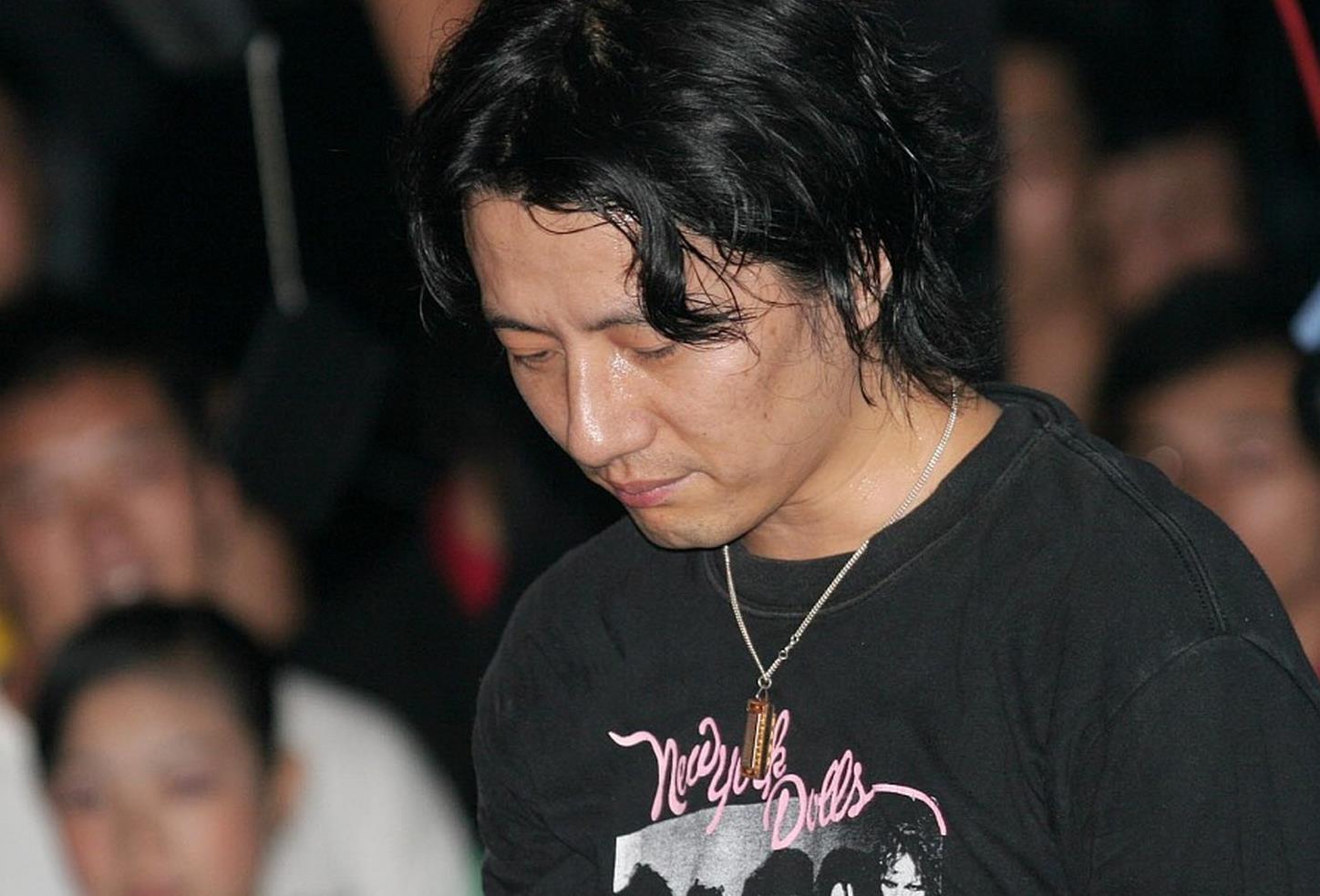 低空飞行吉他谱_郑钧_C调扫弦版六线谱_弹唱教学视频
