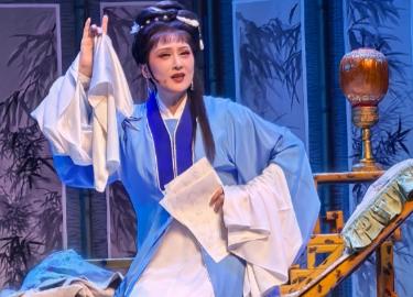 含笑迈向断头台( 黄梅戏《奴才大青天》对唱 )