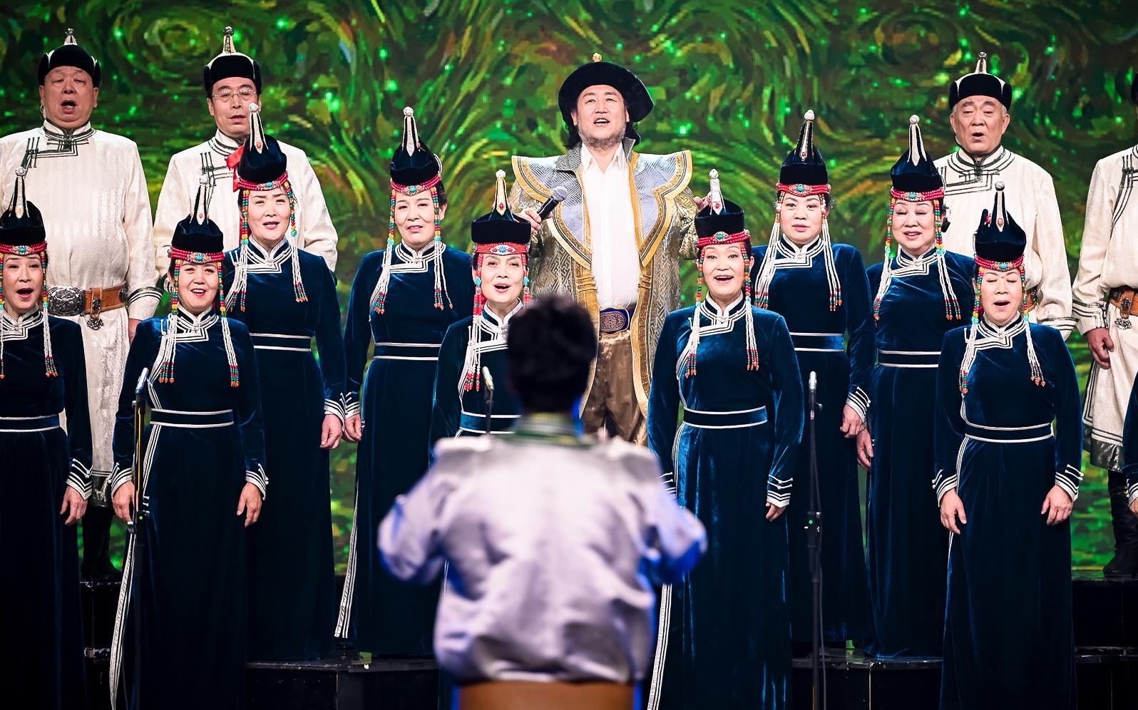 美丽的草原我的家混声合唱