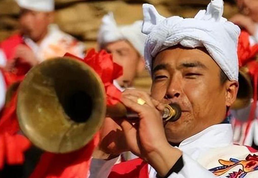 吹起唢呐心里欢