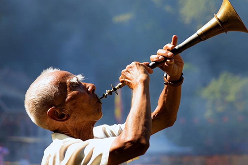 又听山乡唢呐声(唢呐表演唱)